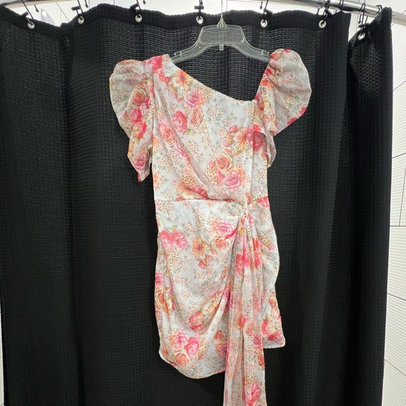 pretty little thing floral dress - Picture 3 of 3